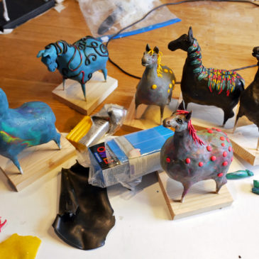 Små hästskulpturer, small horse sculptures